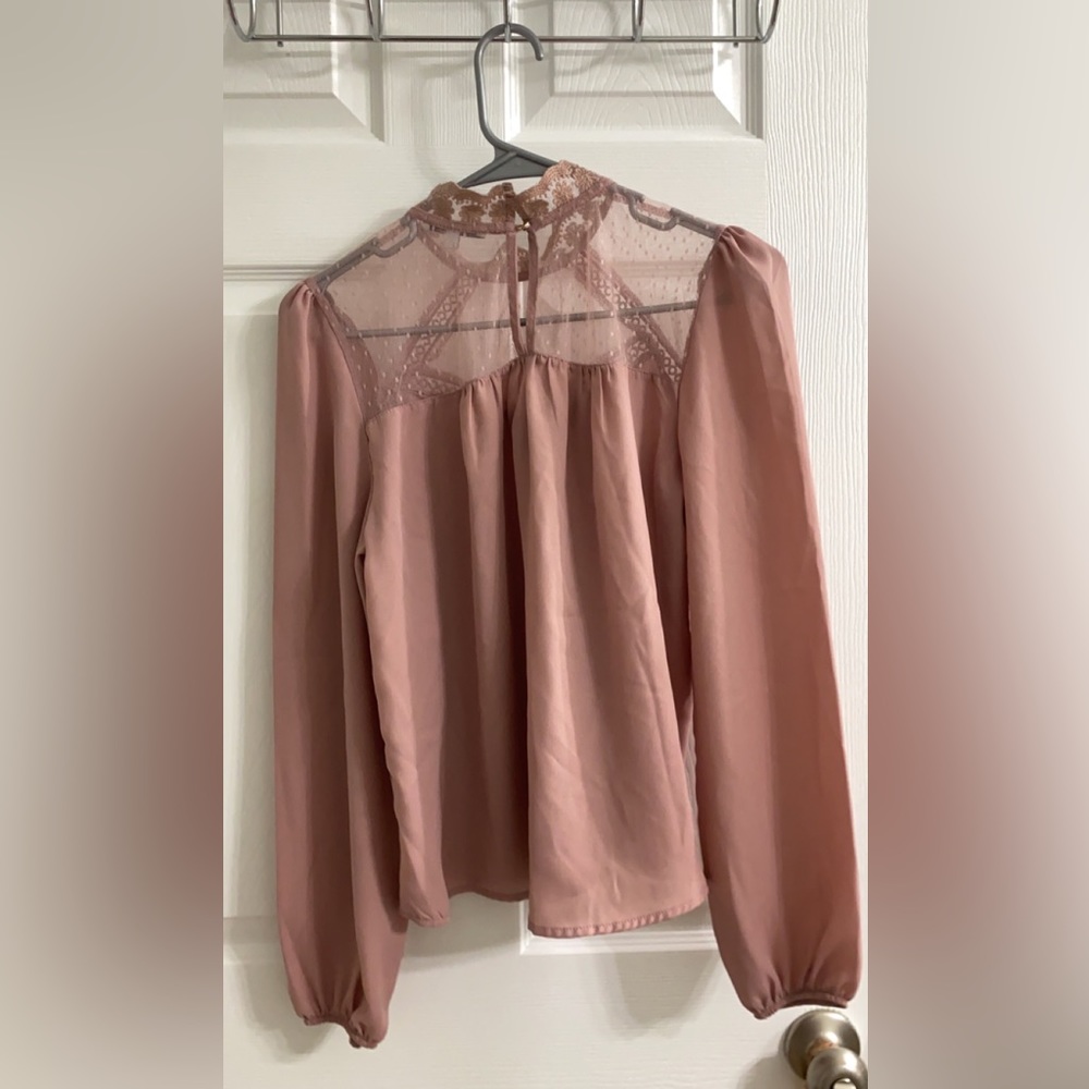 Pink blouse 💕🌸 - Picture 2 of 2